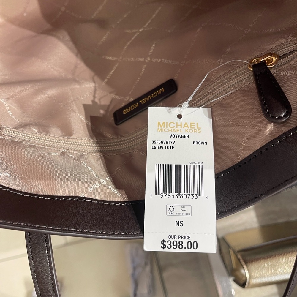 MICHAEL KORS Voyager Lg Color-Block Metallic Signature Logo EW Tote 
Brown 
NWT - Picture 4 of 16